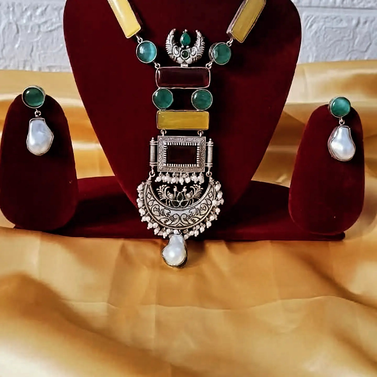 Rangtara Multicolour Silver-Tone Necklace Set | KRITNAARI